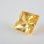 gelber Diamant in Prinzessschliff